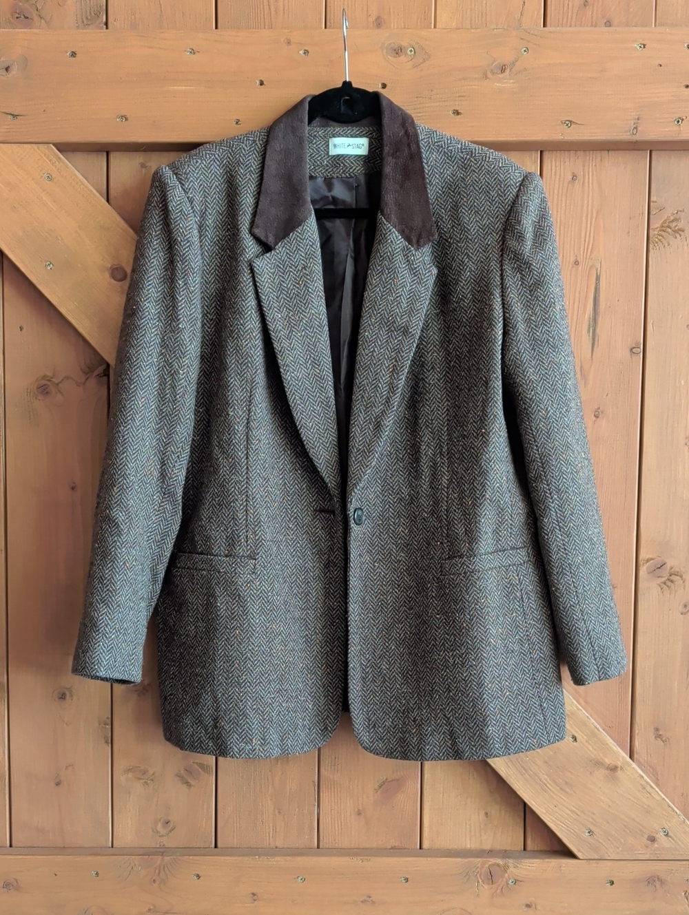 White Stag Brown Herringbone Blazer with Dark Brown Collar